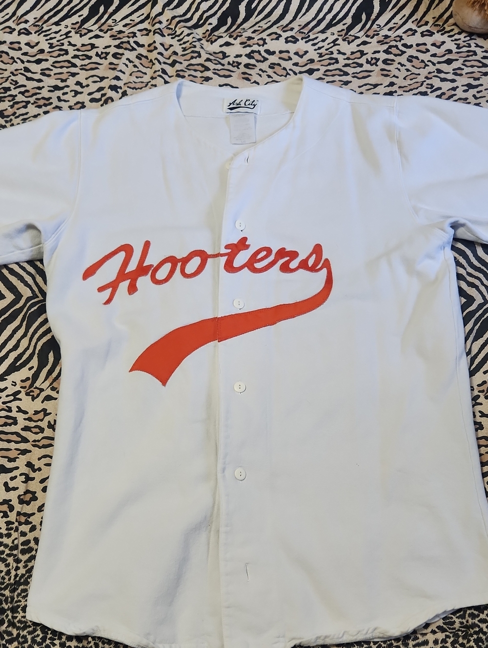 Vintage Hooters White Button-Down Baseball jersey from Chicago   the 1990's